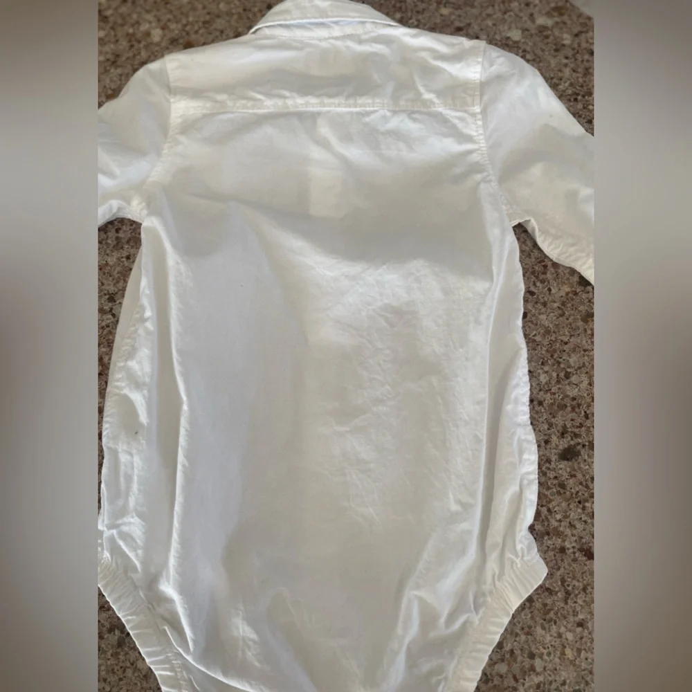 Bundle of Osh Kosh  & Carter’s Bodysuit,Jeans & Overalls Size 24M